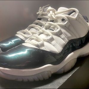 Nike air Jordan retro Easter 11’s sz 9